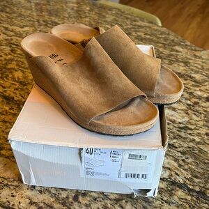 New in box! Papillio Namica Tea wedge sandals